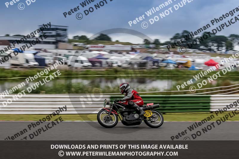 Vintage motorcycle club;eventdigitalimages;mallory park;mallory park trackday photographs;no limits trackdays;peter wileman photography;trackday digital images;trackday photos;vmcc festival 1000 bikes photographs